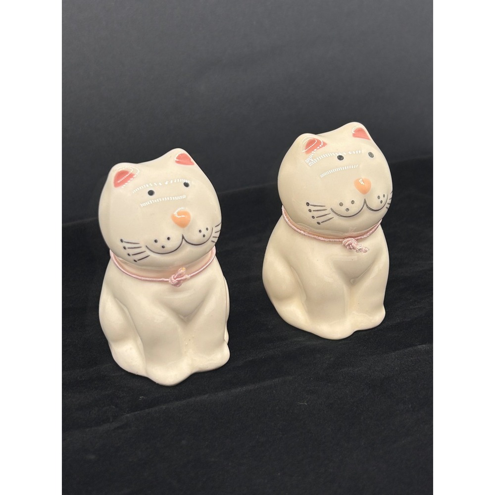 Vintage Style Ceramic Sitting Cat Salt and Pepper Shakers Cream Pink Bow Set